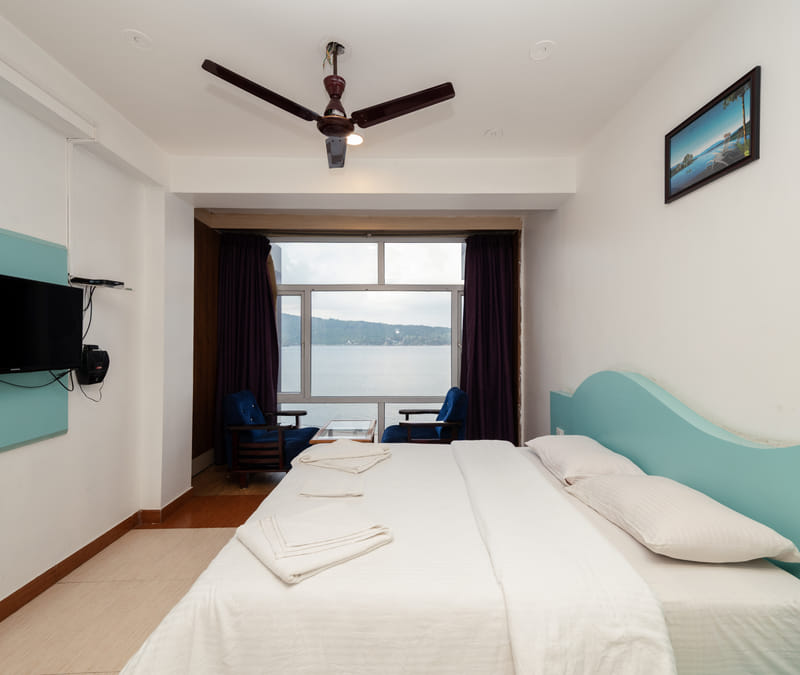 Senior Room, sea facing, at Da Bay Inn