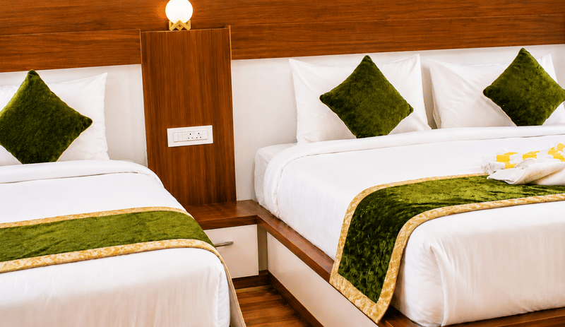 Twin beds in a cottage bedroom