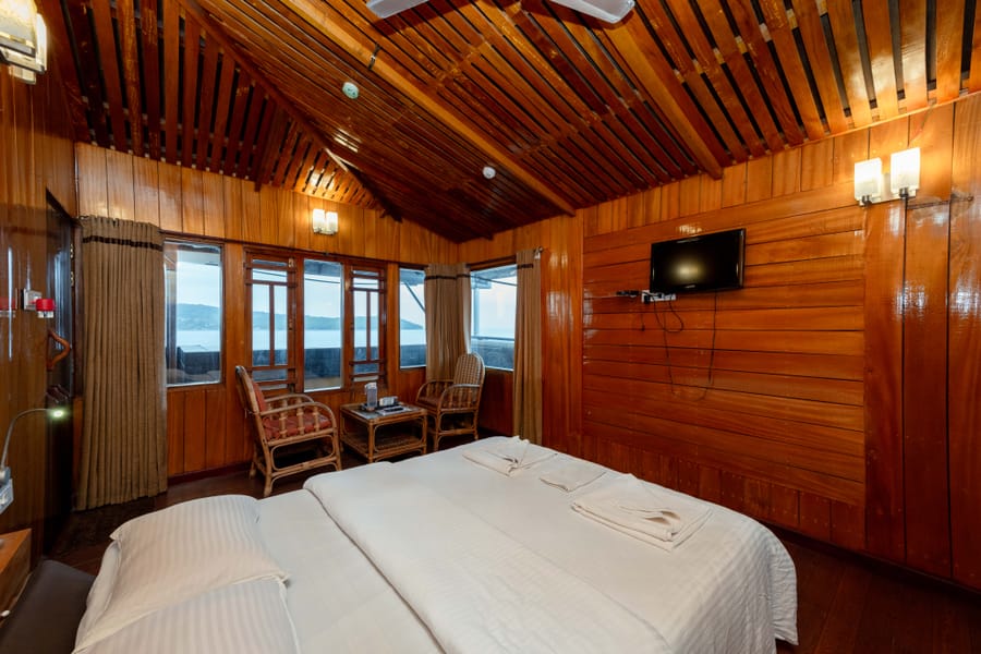 Wooden Cottage with sea view at Da Bay Inn, Port Blair