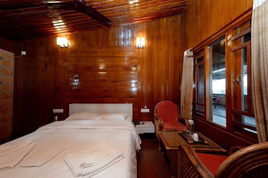 Wooden Cottage with sea view at Da Bay Inn, Port Blair