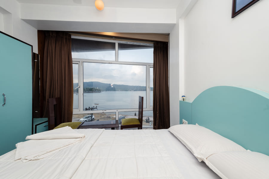 Sea-facing Junior Room at Da Bay Inn, Port Blair