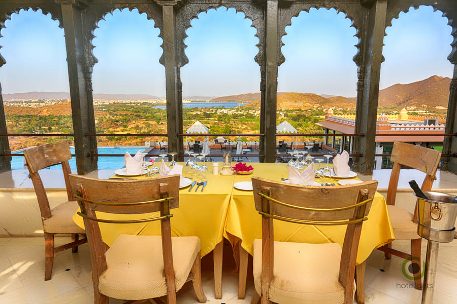 Private dining at Suraj Gokhda, Fateh Garh