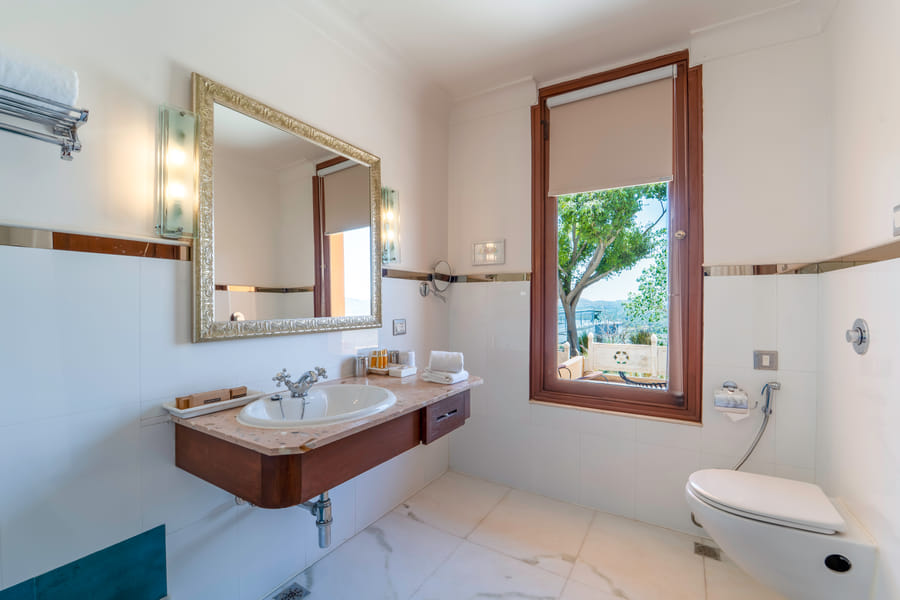 Heritage Chamber bathroom at Fateh Garh