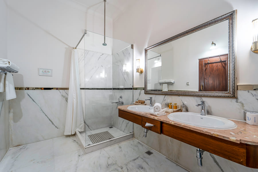 Renaissance Room bathroom at Fateh Garh