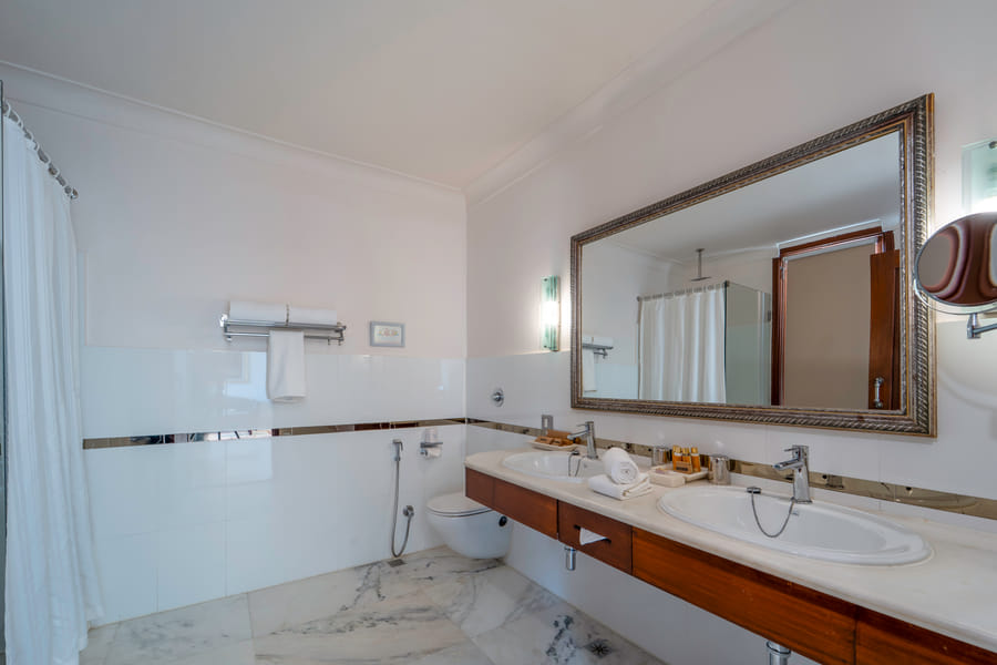 Renaissance Room bathroom at Fateh Garh