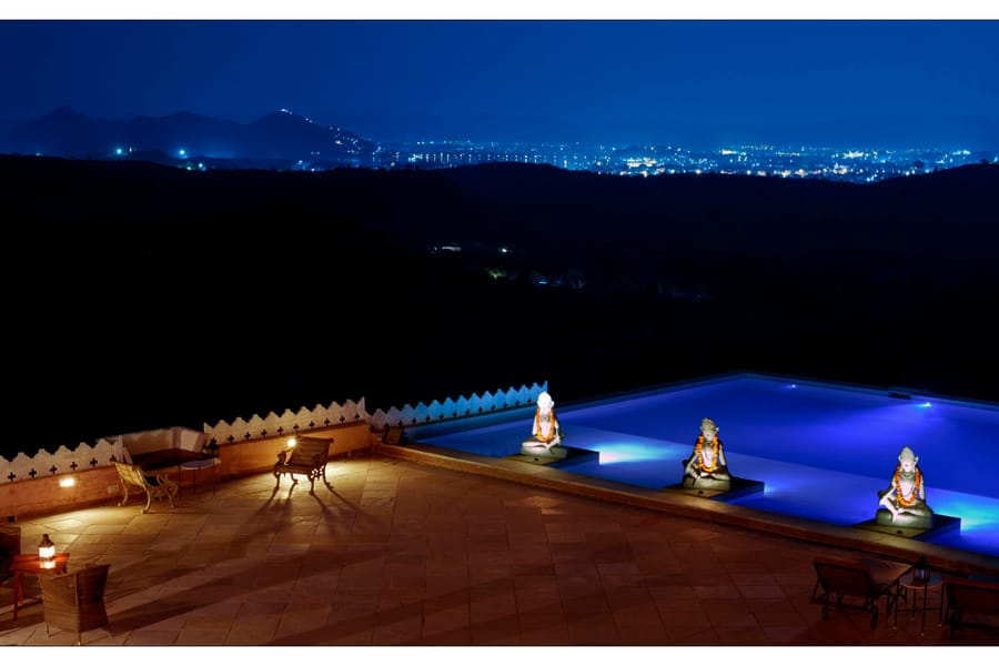 Infinity pool at Fateh Garh