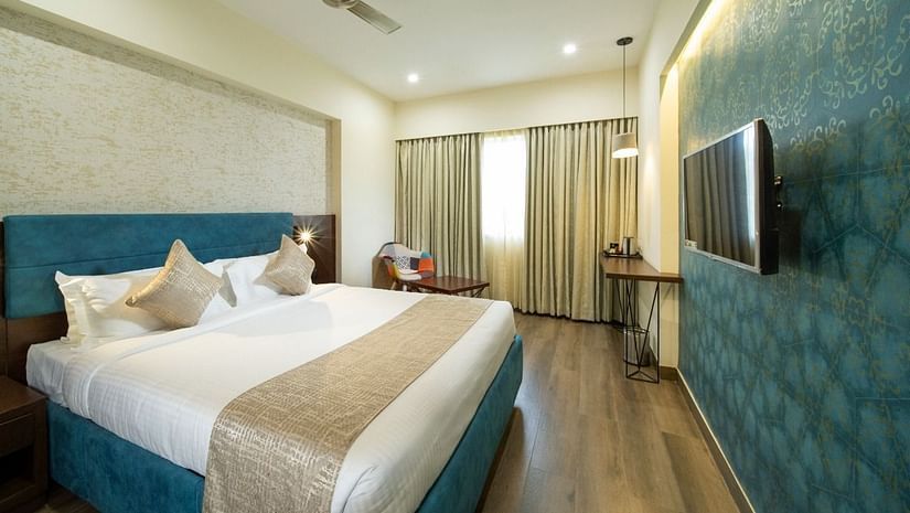DELUXE ROOMS