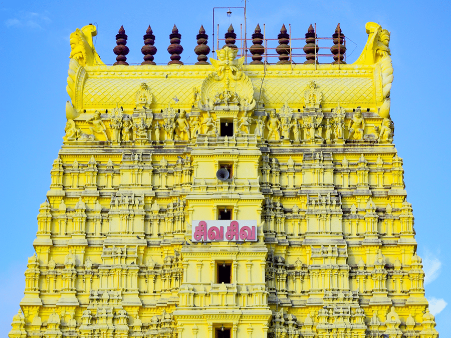 An image of Ramanathaswamy Temple in Rameshwaram, Tamil Nadu