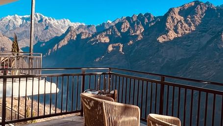 Image of balcony of Superior Luxury Cottage with seaing area | Faraway Cottages, Auli