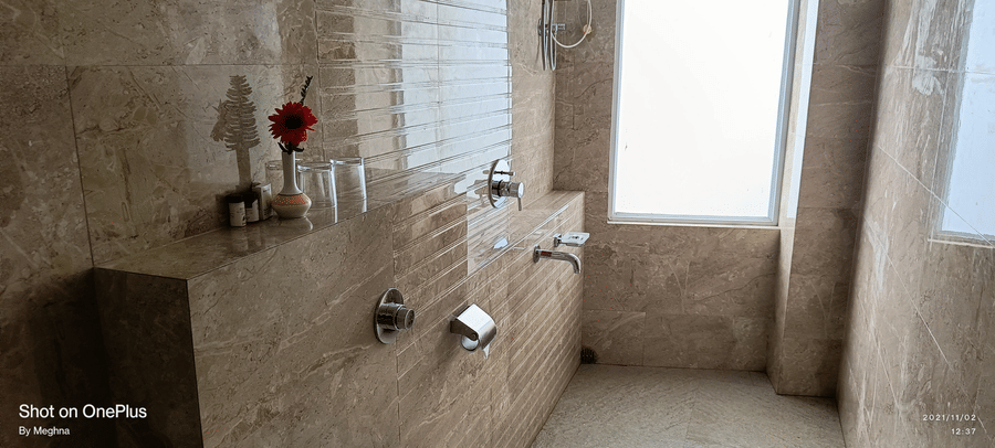 bathroom superior room 2a