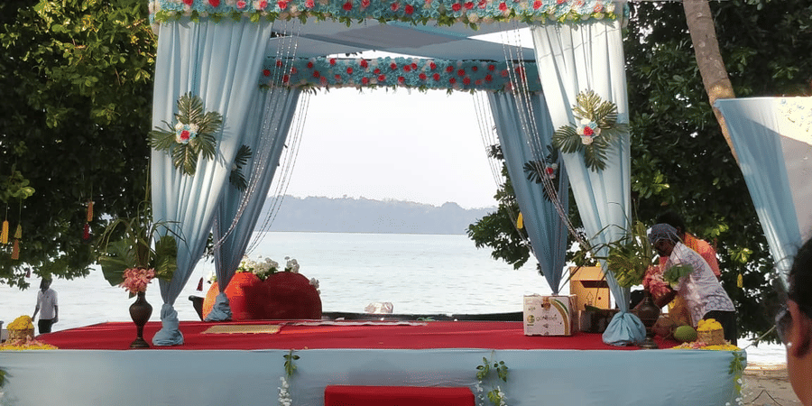 The wedding stage at symphony palms 3