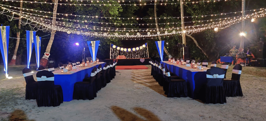 an outdoor dining arrangement for weddings