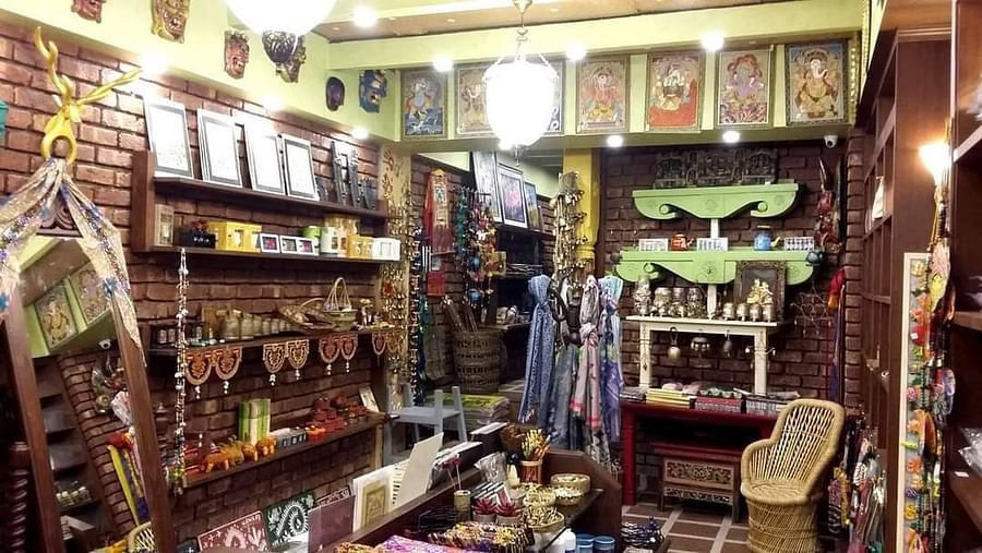 Mantra Art Shop at hotel mount view 11