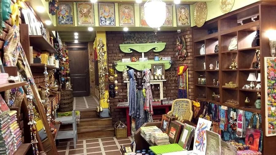 Mantra Art Shop at hotel mount view 12