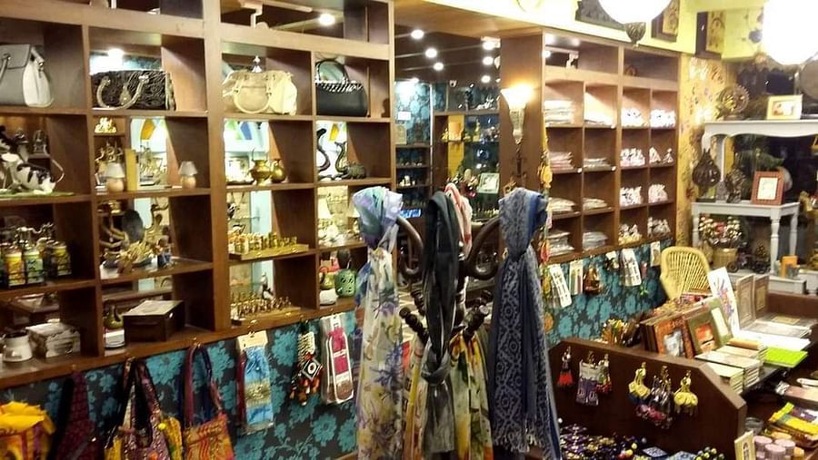 Mantra Art Shop at hotel mount view 13