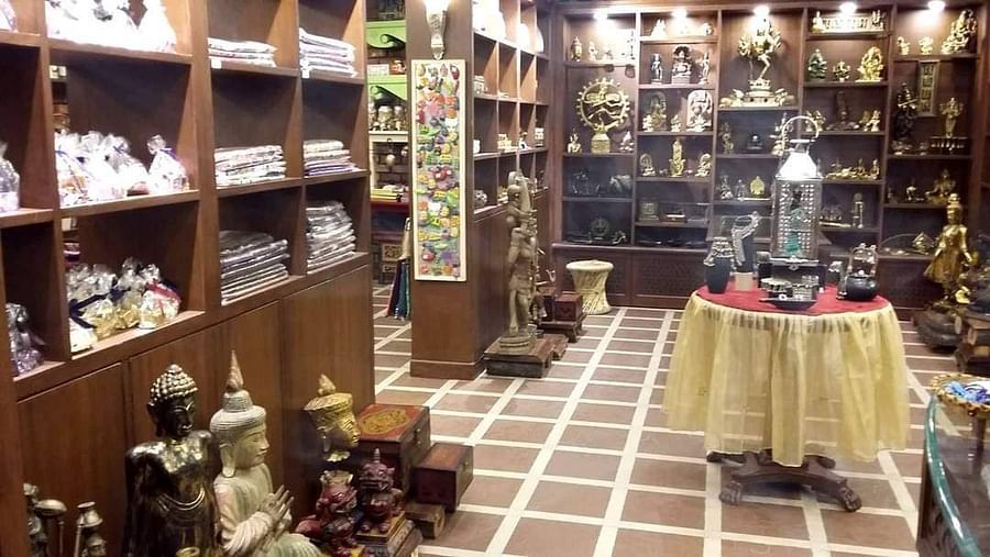 Mantra Art Shop at hotel mount view 4
