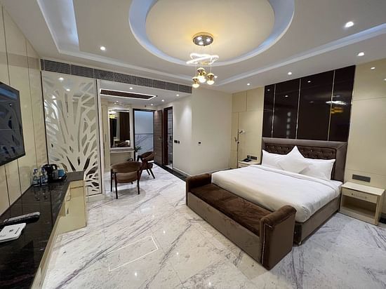 hotels in greater noida for couples