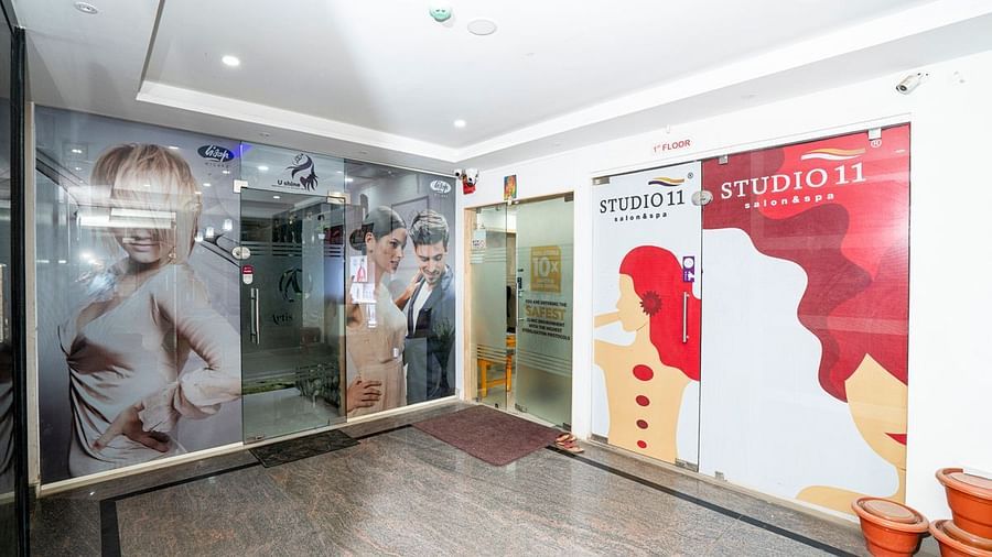 SALOON INHOUSE