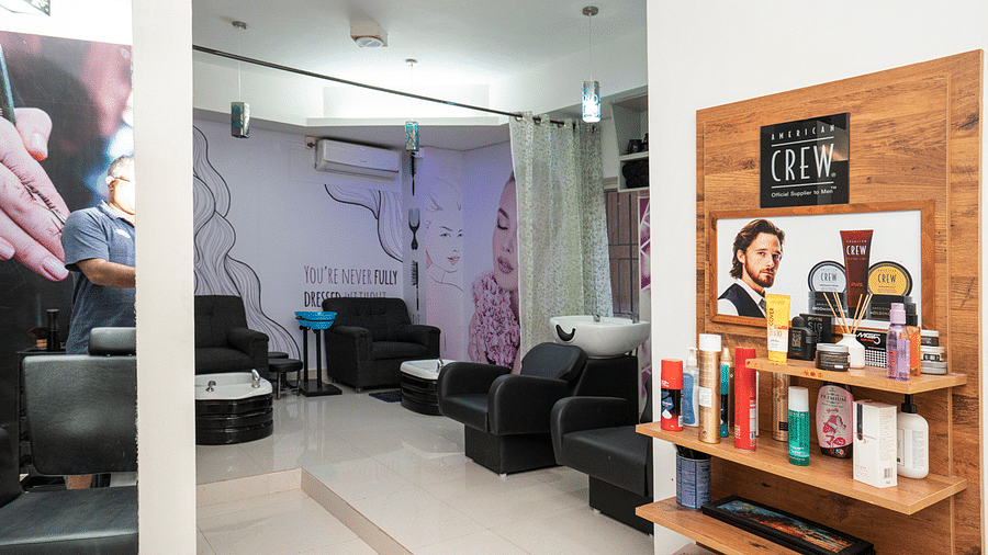 Saloon 1
