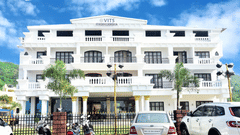 Vehicles parked in front of the hotel - VITS ExcellenSea, Dapoli