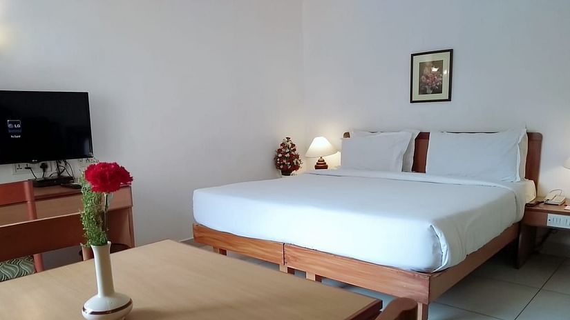 Best hotel rooms in Kochi, Stay in Kochi-3, Abad Metro, Kochi-8