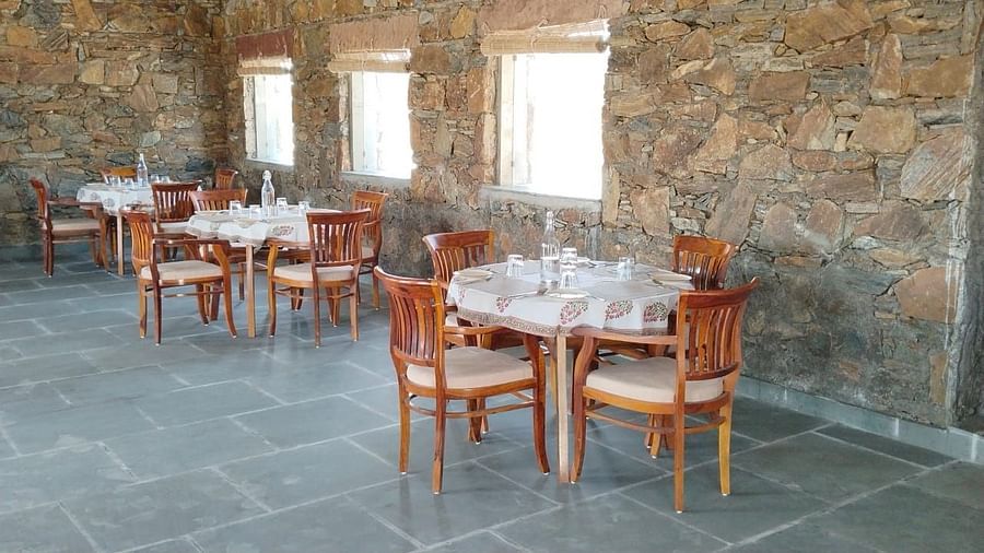 Clarks Safari Jawai - the seating space at the restaurant in Jawai