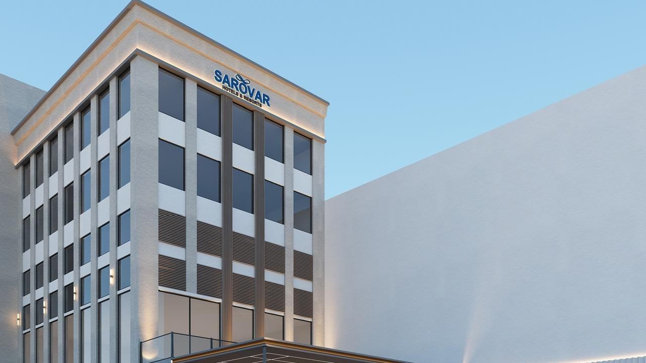 The front entrance and exterior of Riviera Sarovar Portico, Pathankot.