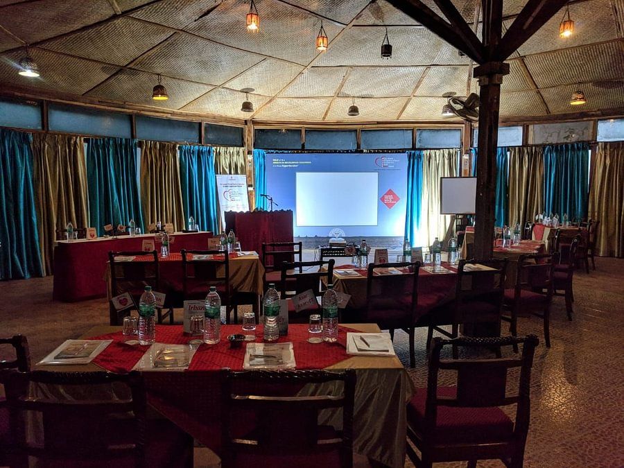 alt-text Video presentation in a conference room