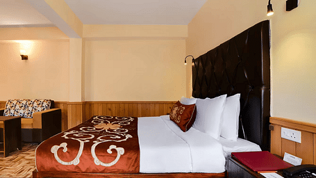 PREMIUM ROOM WITH BALCONY (4)