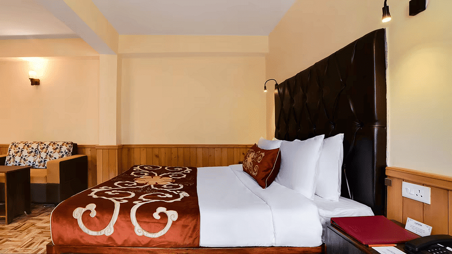 PREMIUM ROOM WITH BALCONY (4)