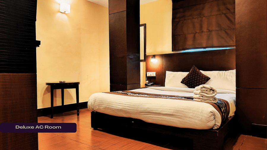 DELUXE AC ROOM with cosy bed & beautiful ambience