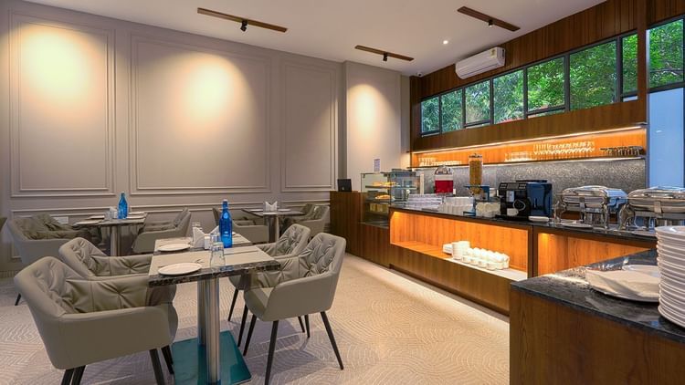 Resto seating area of Magnus Nexstar Suites, Kalyani Nagar