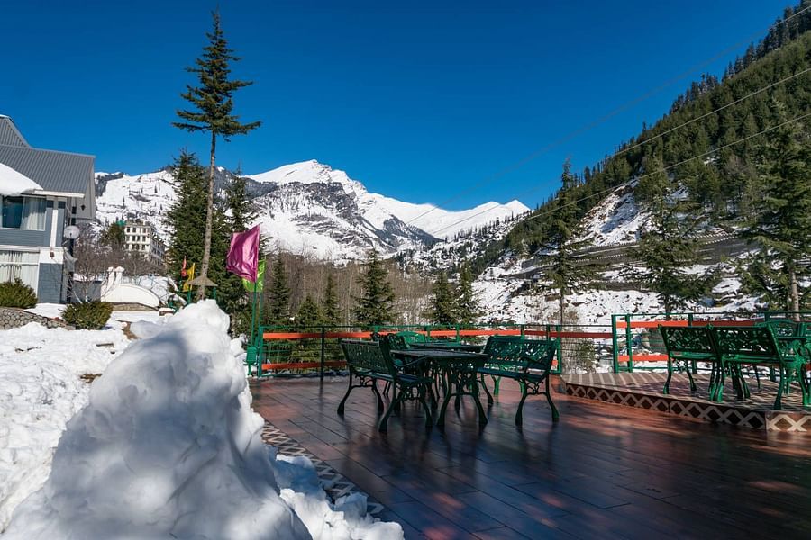 Main Cover slider pics at The Highland Park Manali 5 den57m