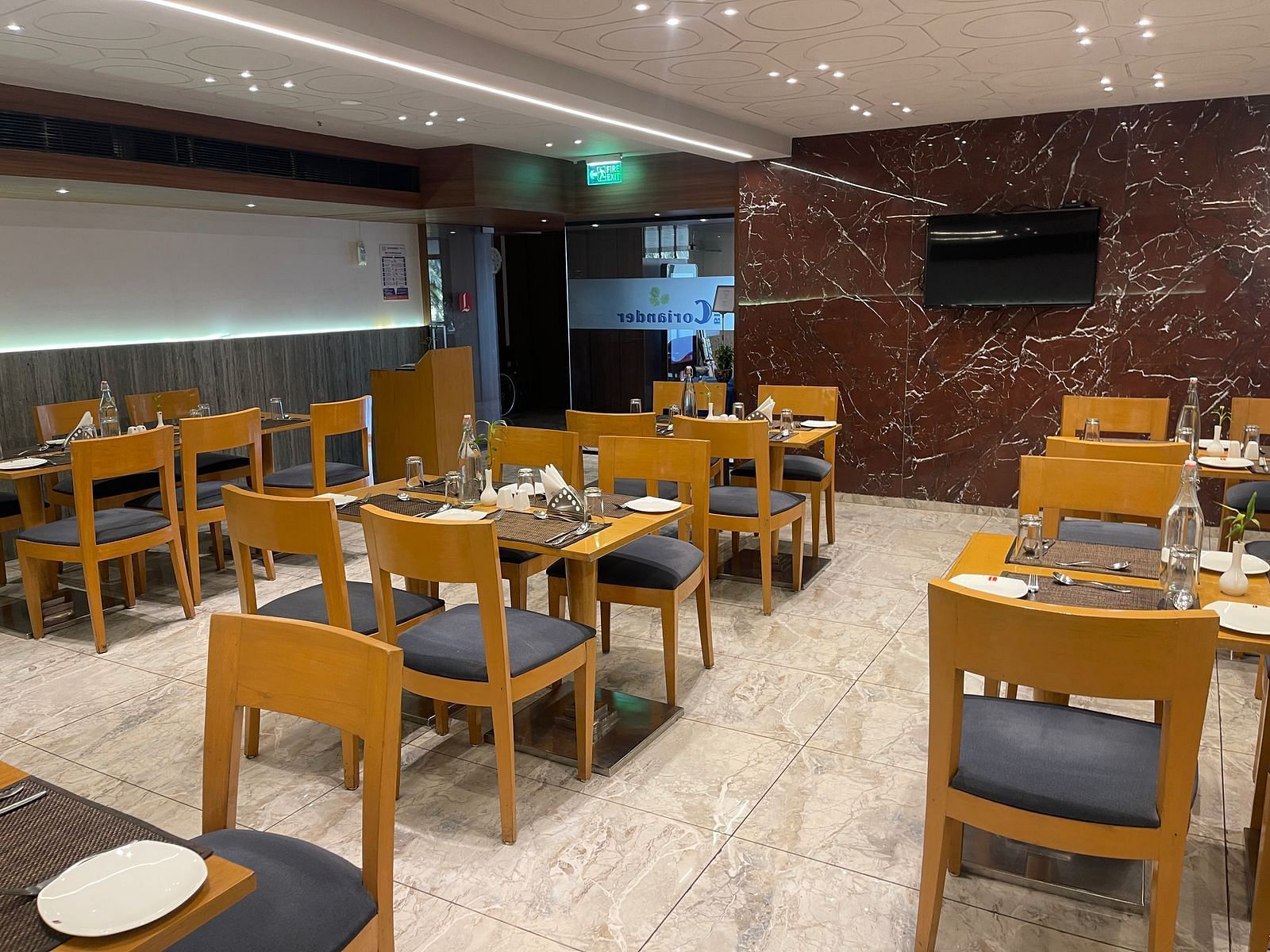Restuarant Pics of LEID  (15)