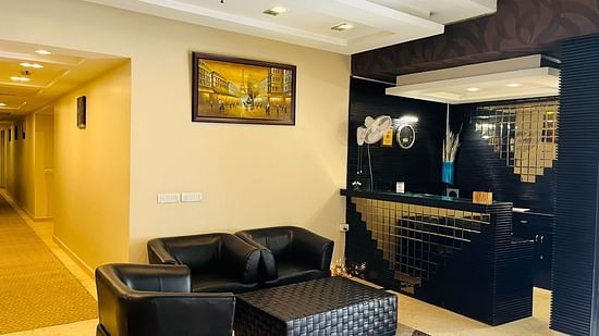 RECEPTION AREA with sofa and lobby - Five Elements The Claire, Gurugram