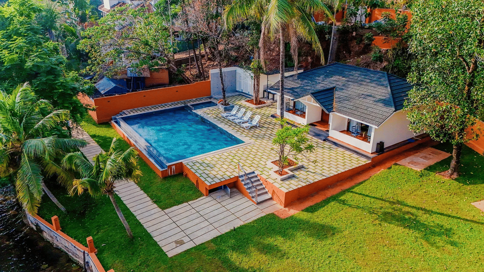 Lake View Cottage with Private Pool Villa