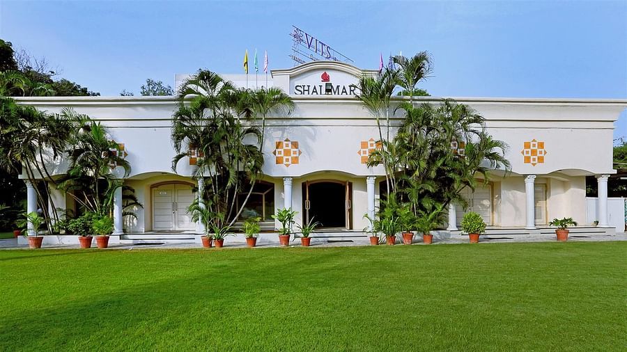 Host 1 2 Entrance