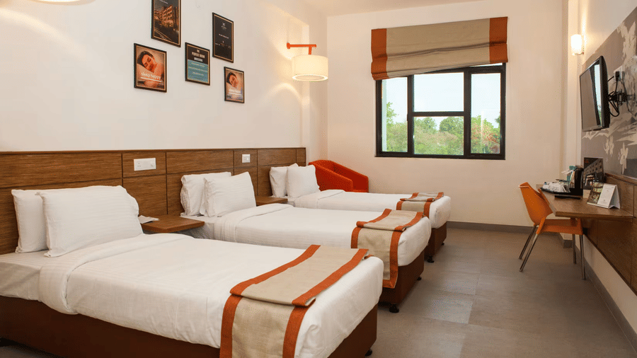 Max Club Room Hotel Polo Max Jabalpur yv3t6p
