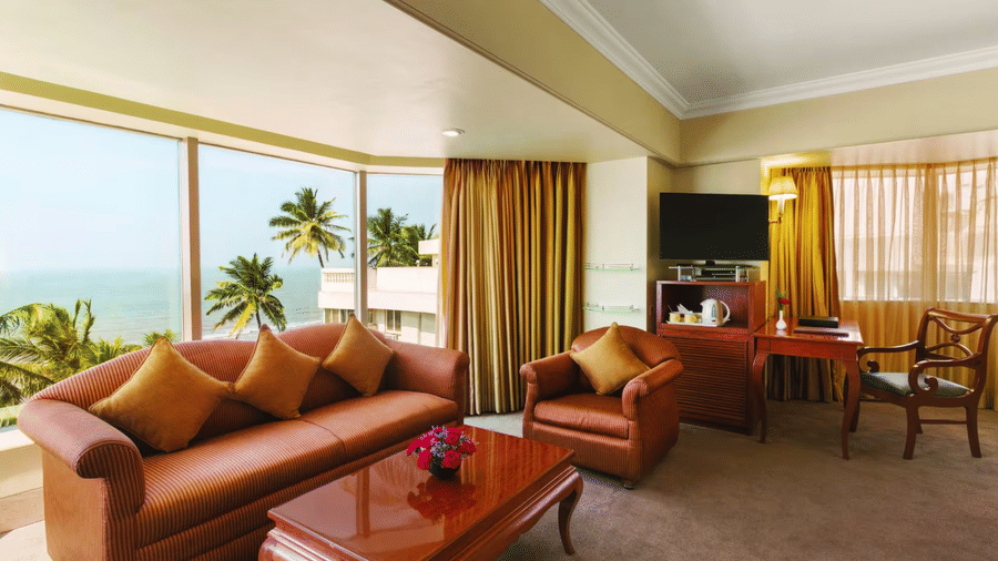 Executive Salon at Hotel Ramada Plaza Palm Grove Juhu Beach Mumbai, Hotel rooms near Juhu Mumbai admdm