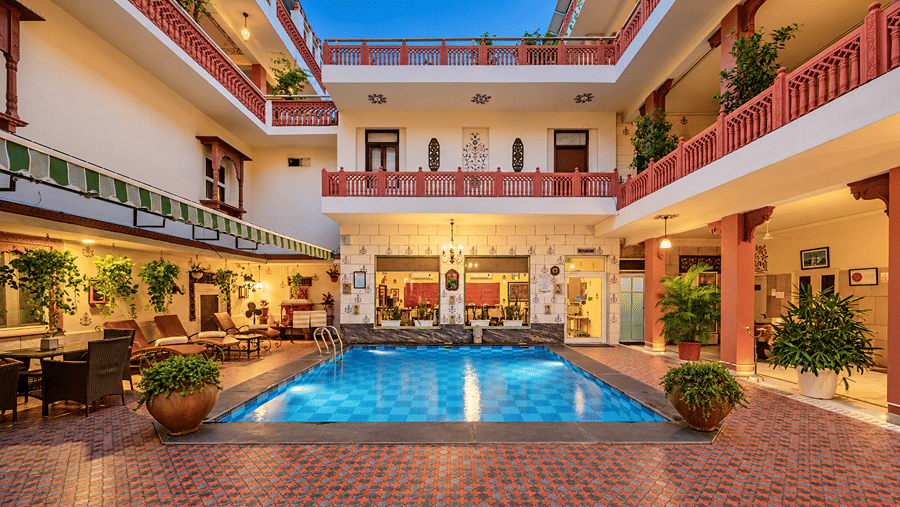 Pool-Deck-Courtyard-Suryaa Villa-Jaipur-1
