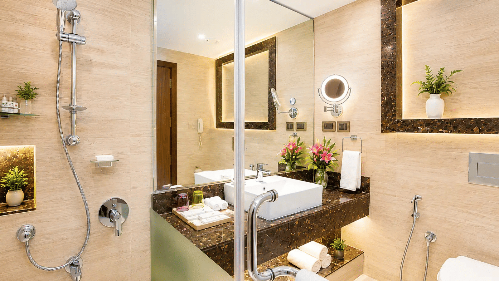Tropic Green Room with Mountain View - Bathroom 1