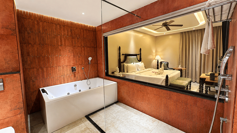 Evoke Suit Room Washroom (3)