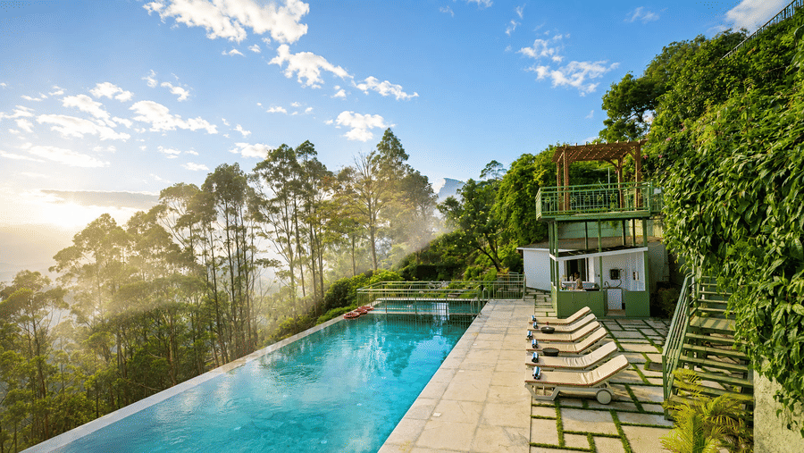 Fragrant-Nature-Munnar-infinity-pool
