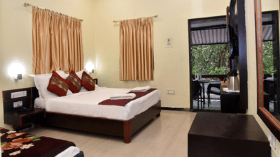 Grand North Forest Facing Room for Nature Lovers