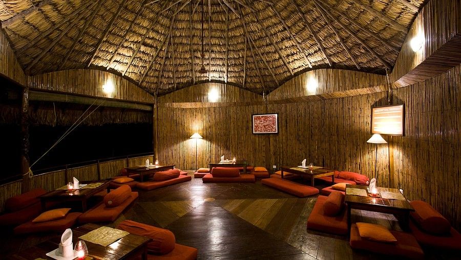 16 Dining The Swimming Elephant Restaurant