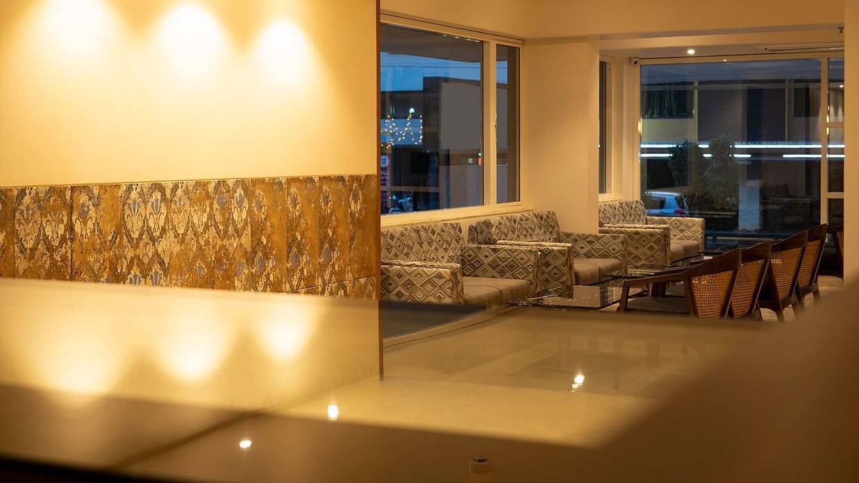 Lobby 04