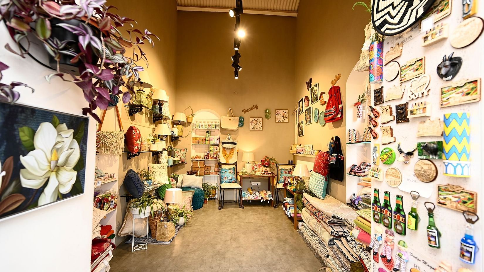 5-LE gift shop in LE square copy