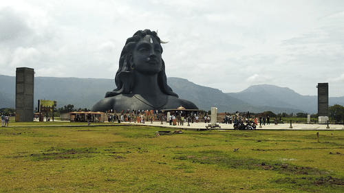 A statue of Lord Shiva which is considered one of the must-visit places in Coimbatore