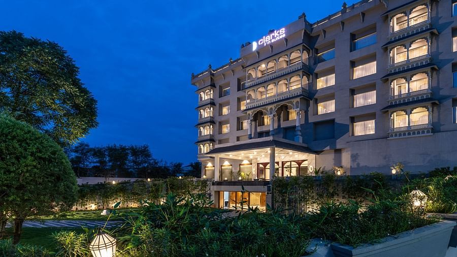 Facade at our hotel in raipur01