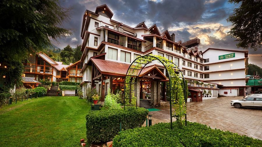 Renest Manali - Facade of our hotel